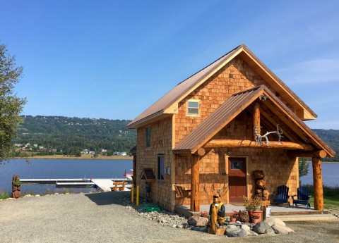 You'll check-in and debrief at Emerald Air Service's cozy lodge on Beluga Lake