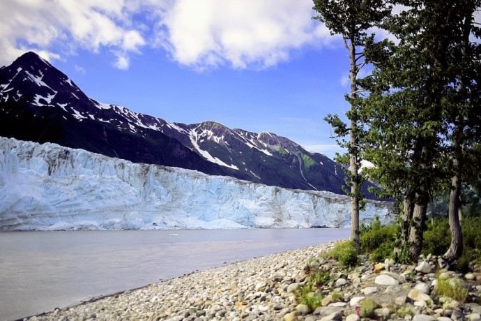 childs-glacier-near-cordova