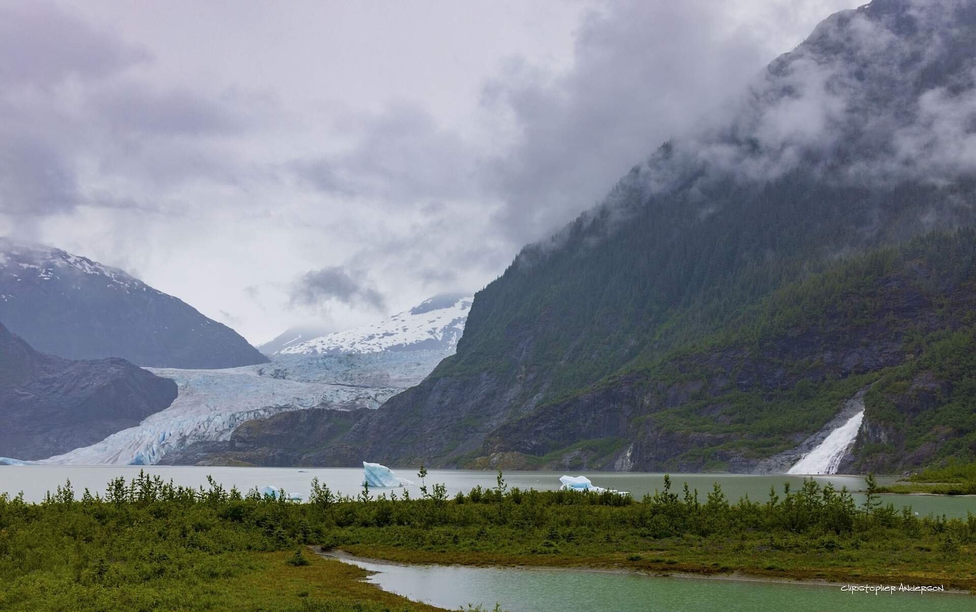 Juneau Menenhall Nugget Falls (Christopher Anderson)
