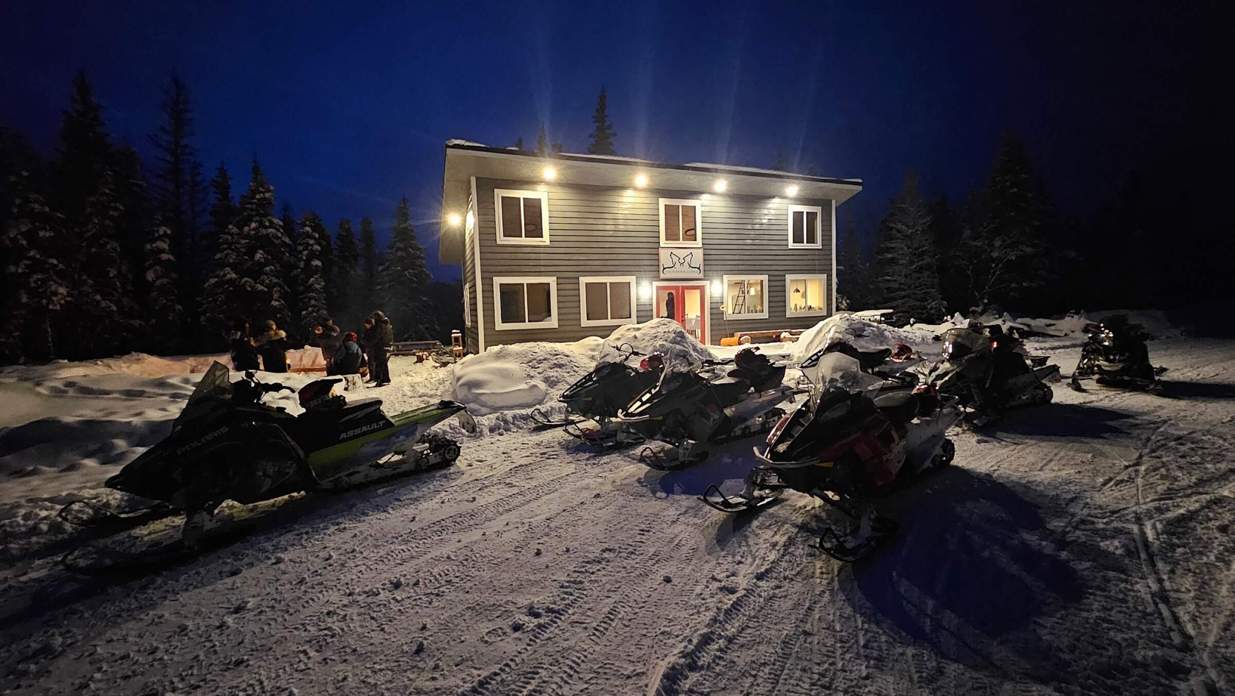 Snowhook Lodge