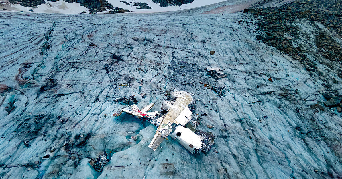 Hiking Bomber Glacier | ALASKA.ORG