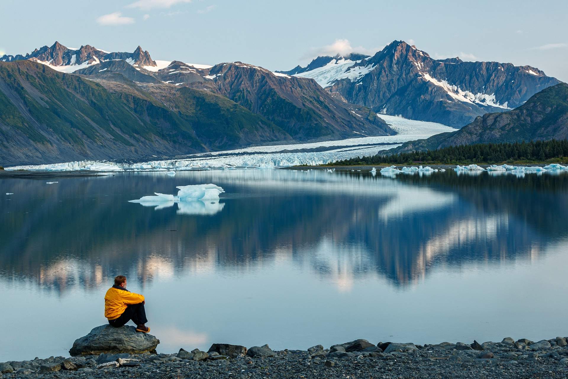 Jeff Schultz Kayaking Bear Glacier 190729 1 X3098 Edit