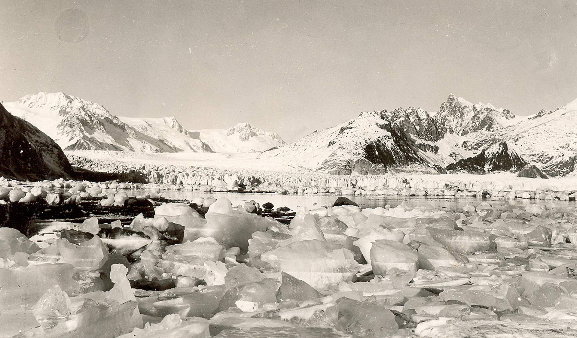 Bruce Molnia Glacier Photos Northwestern Glacier View3 1940