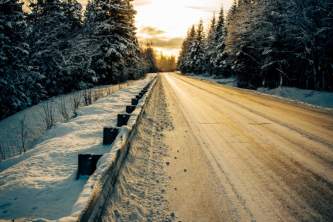 Winter in moose pass seward highway0rachael0selby 62db65c1e9892 MG 4733 Finalfor Facebook alaska alaska org photo contest