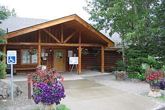 Chugach state park visitor information center ER Nature Center 2 06