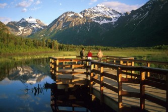 Salmon viewing deck 02 mxm0z7