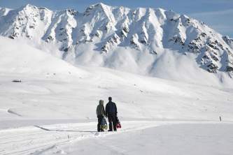 What to Wear in Alaska Winter nqs5np