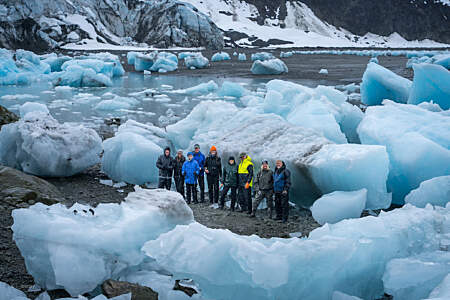 Gondwana Ecotours Whales Waterfalls D4 Guests at Glacier Bay National Park Kirsten Marquez