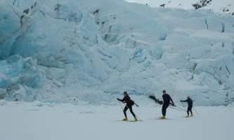 2006 04 16 portage lake skate skiing 02 mvt5xv