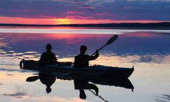 2018-21-Sunset_Kayaking_at_Kenai_Backcountry_Lodge-pdvvg8