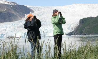 Alaska-Coast-To-Denali-Journey-39-Wildlife_Viewing_at_Kenai_Fjords_Glacier_Lodge-pdvti4
