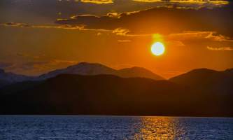 Alaska_Adventure_Sailing-Midnight_Sun-nzq7qv