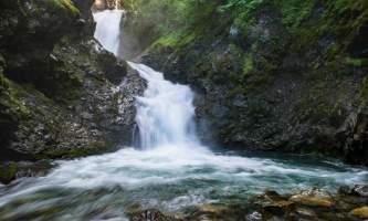 Alaska_Photo_Treks_Wish_List_Photos-Thunderbird_Falls_13_07_012-ohinko