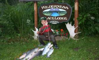Alaskas-Wilderness-Place-Lodge-board_063-o0jxuy