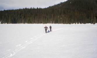 Bear lake cross country skiing 01 mz5q5g