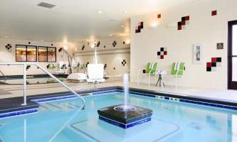 Homewood-suites-anchwhw-pool-fountain_9926_copy-p10ktk