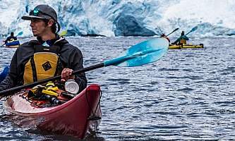 Millers-landing-Kayaking_in_Aialik_Bay-ohiuxn