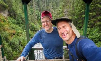 Winner-cree-hand-tram-selfie-IMG_2087-nug9w0