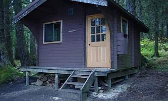 Young lake north cabin 02 mqidzp