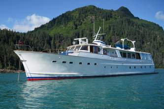 North-pacific-expeditions-Sea_Star_at_anchor_face_out-pi966p