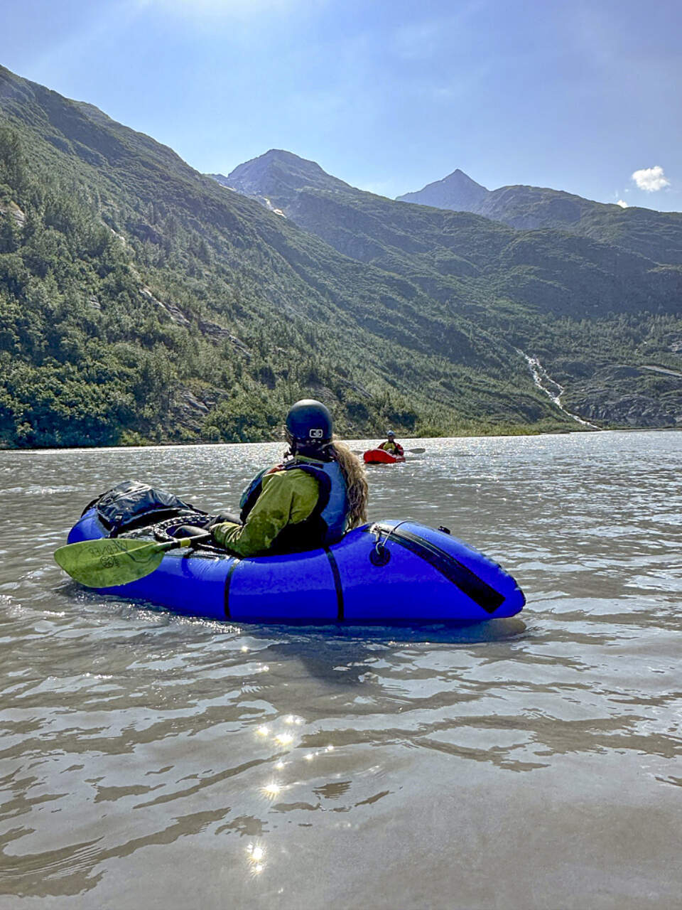 Relax on a half- or full-day packrafting trip with Alaska Helicopter Tours