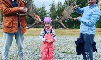 Liz Failor Tourist family alaska alaskan husky adventures
