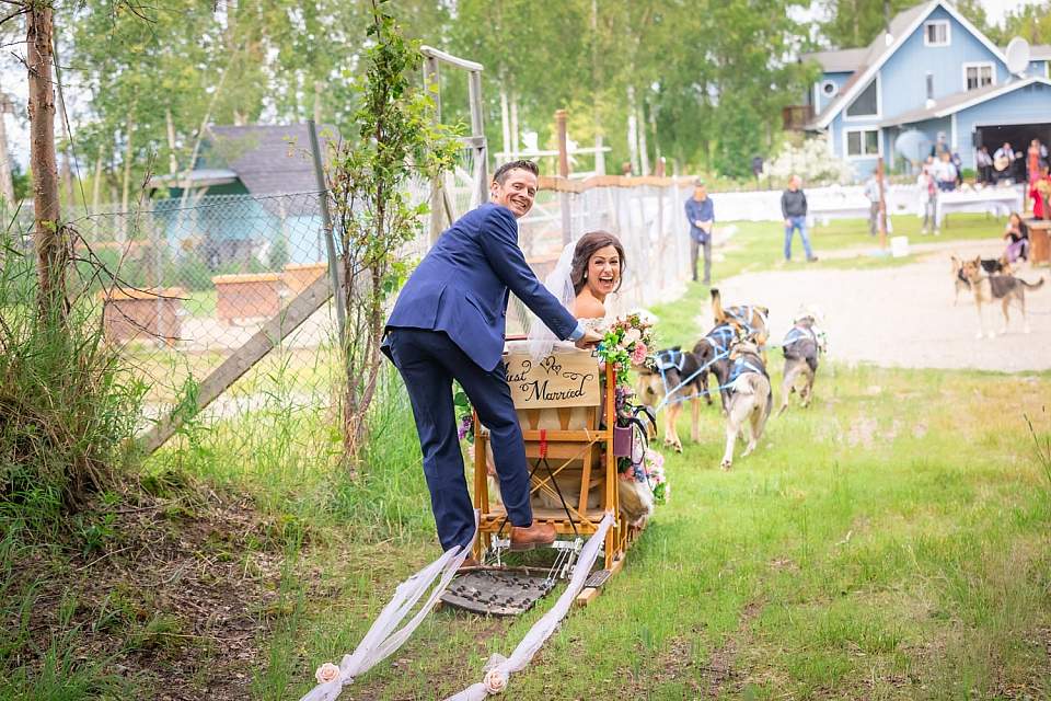 Liz and Matthew Failor met on the Iditarod in 2018