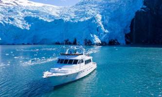Alaskan luxury cruises Seamistfrontquarterglacier