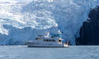 Alaskan luxury cruises Seamistsideglacierwide