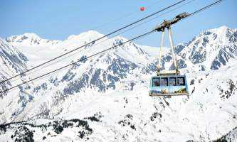 AKSKI20110207 688 alaska hotel alyeska girdwood aerial tram
