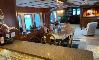 Bar aft Chrystal Rozander alaska bear paw charters sitka