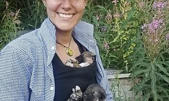 Gird puppies Leslie