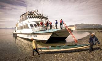 Glacier bay lodge GB boat kayak unload5 Alaska Channel