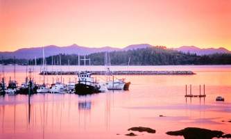 Glacier bay lodge GB marina sunset2 Alaska Channel