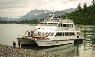 Glacier bay lodge GB tour kayak boat3 Alaska Channel