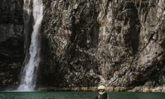 Glacier jetski adventures 16