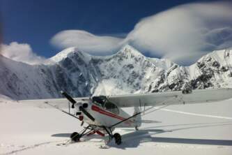 Golden eagle outfitters flightseeing air taxi Trident glacier2019