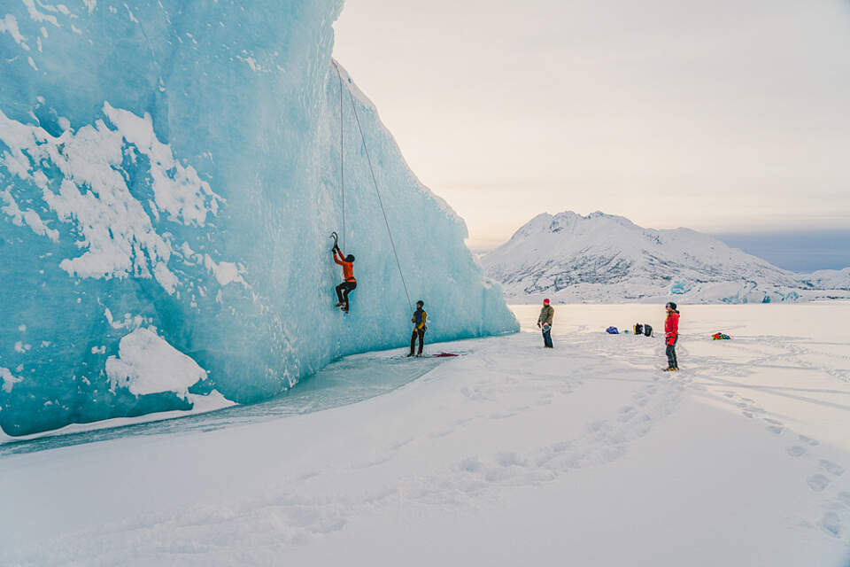 Alaskaiceclimbingwithoutboundhelicopter 8 Skye Hostetler Winter Outbound Helialaska org