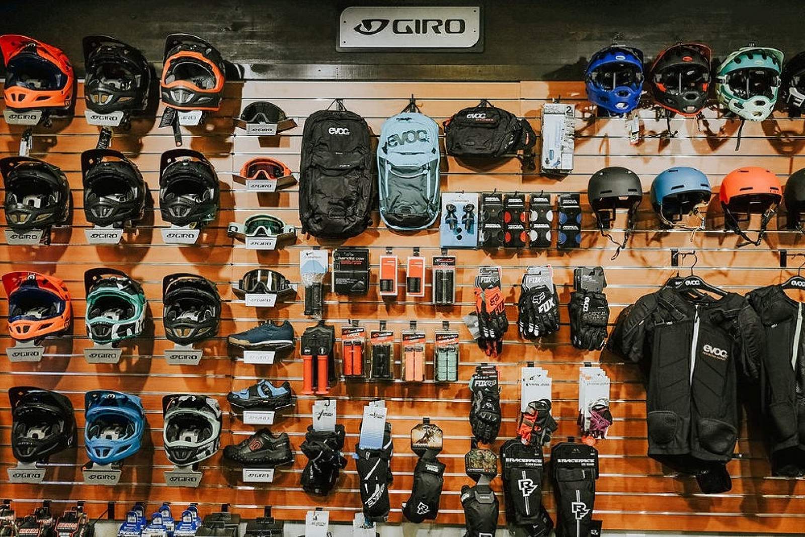 Powder Hound Ski Shop Specialty Ski Shop & Bike Rentals