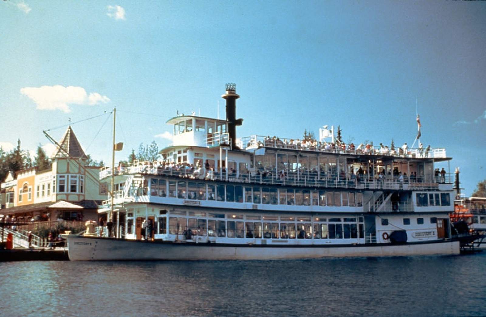 sternwheeler riverboat cruise