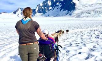 Alaska temsco mendenhall dog sledding Musher and Dog Team TEMSCO Mendenhall Dog Sledding