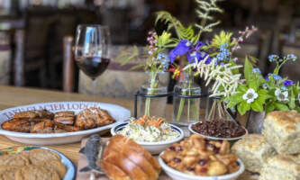 Taku Glacier Ldg Wings Airways IMG 4255 Holly