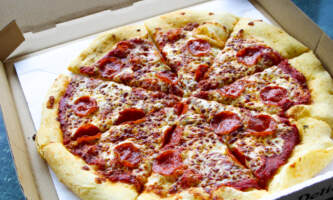 Klondike Pizzeria IMG 1521 Tanya