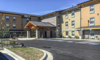 Aspen Anchorage North Aptel exterior day Jada