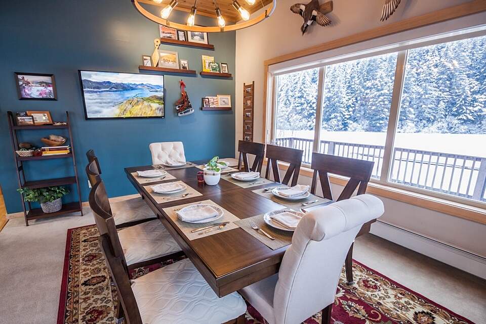 Dining area at Bear Lake Lodgings B&B