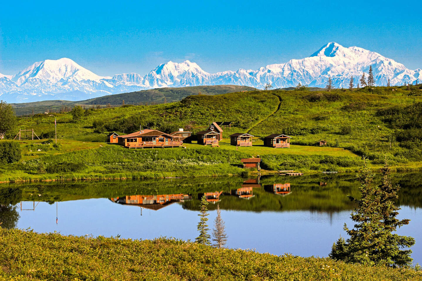 Sit back & enjoy where the tundra meets the taiga at this bed & breakfast