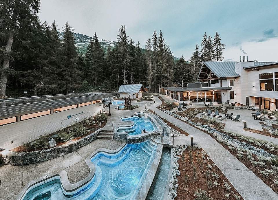 hydrotherapy pools at Alyeska with mountains in background