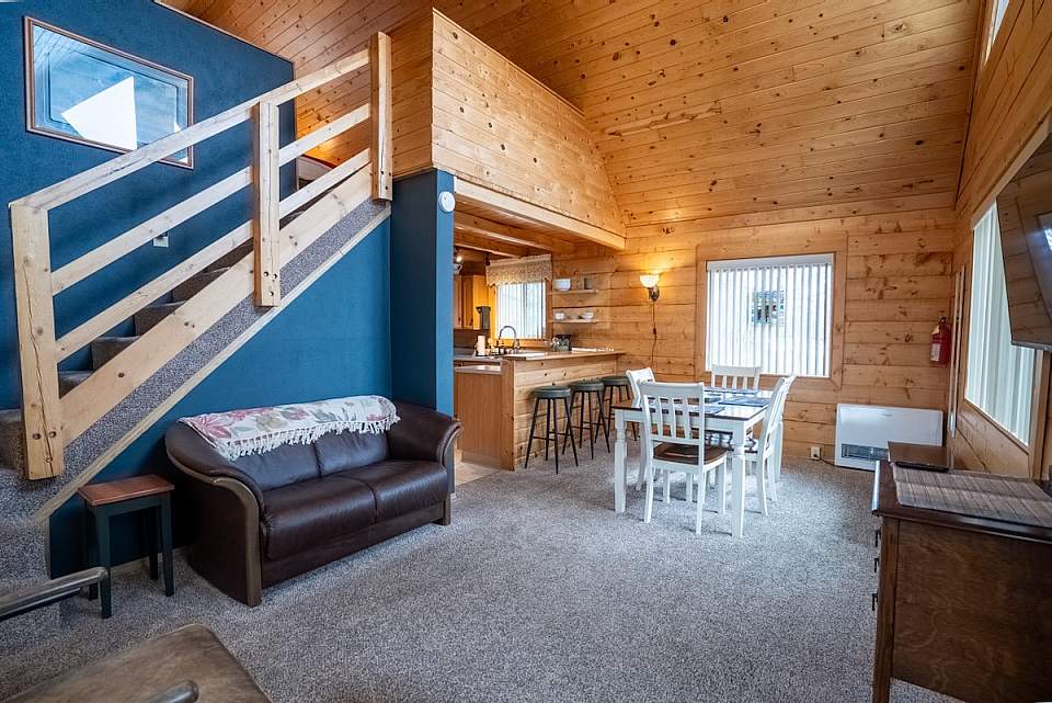 Loft of Grande Cabin at Hatcher Pass Cabins