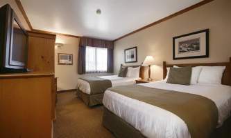 Two Queen Beds 6