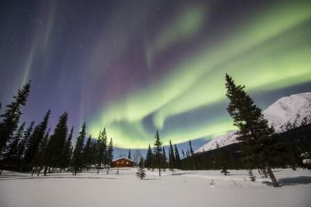 Snow golf: Driving off piste under the Northern Lights